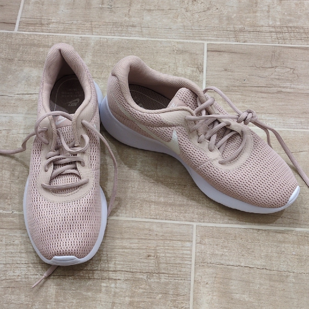 Nike Light Pink Women's Running Sneakers - Classic Athletic Shoe
